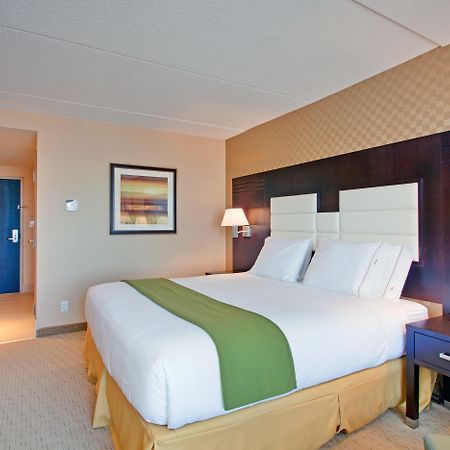 Holiday Inn Express Hotel & Suites Ottawa West-Nepean, An Ihg Hotel Rom bilde