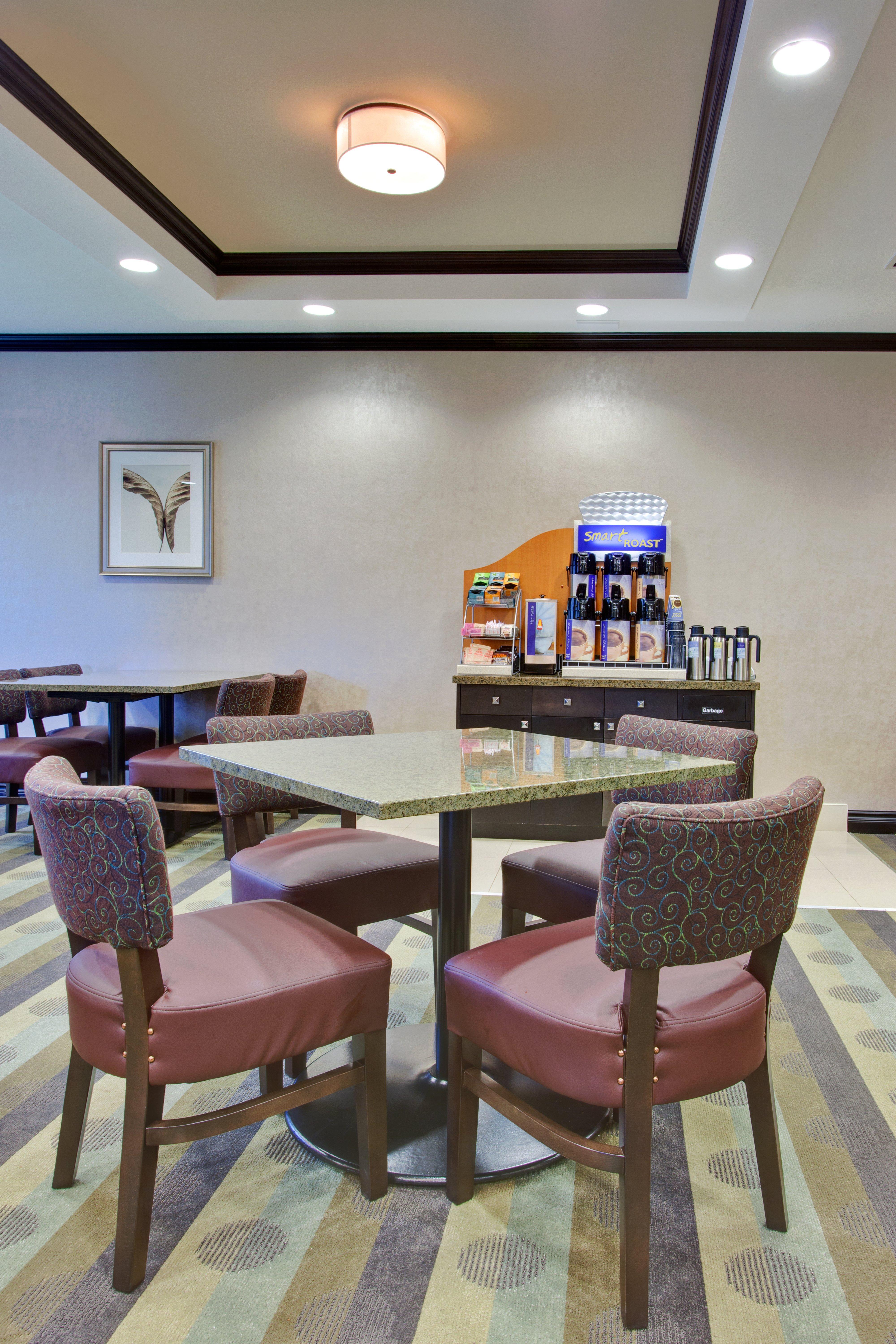 Holiday Inn Express & Suites Ottawa West - Nepean By Ihg Eksteriør bilde